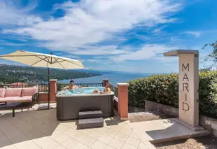驚人俯瞰海洋景觀奢華 3 房公寓飯店