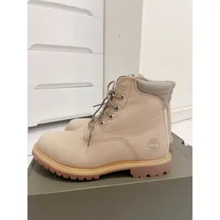 Timberland 女款淺米色Waterville磨砂革6吋防水靴（二手近全新，可議價）