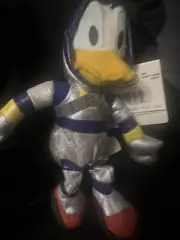 VINTAGE Disney Store 8-Inch Bean Bag Toy - Spaceman Donald DUCK / Stored NEW/OLD