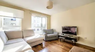 Beautiful 2BR Flat in Leith by GuestReady