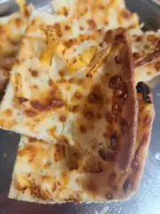 Freeze Dried Food Pineapple Chicken Thin Crust Pizza!