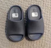 Yeezy Slide Kids US 8k Slate Grey, Made by Adidas. Brand new in the box.