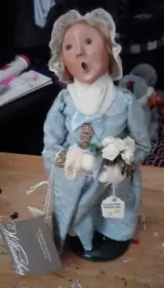 Byers' Choice "Williamsburg" Caroler