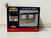 Bachmann 44-593 Scenecraft Concrete Bus Shelter - OO Gauge