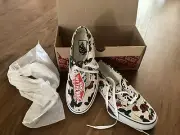 Vans Authentic Roses Pattern Size US 6 Men's & Size 7.5 Women's Shoes