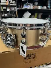 DW - DRVZ0514STZL - LeftCast Bronze Snare, 5x14 w/ Chrome Hardware (Limited