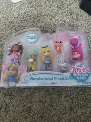 Disney Junior Alice's Wonderland Bakery 6 Piece Figure Play set
