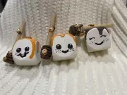 Personalized Mini Cube Marshmallow Cubes With Bumblebees