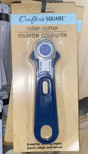 Rotary cutter 28mm blade for cutting Fabric Crafts Vinyl Scrap booking Precision