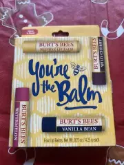 Burt’s Bees lip balm set