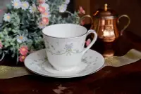 在飛比找Yahoo!奇摩拍賣優惠-【旭鑫骨瓷】Royal Doulton - Demure 杯