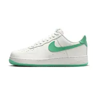 在飛比找momo購物網優惠-【NIKE 耐吉】Air Force 1 ”07 男鞋 白綠