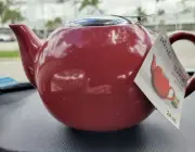 New Red Primula 24 Oz Ceramic Tea Pot