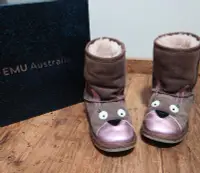 在飛比找Yahoo!奇摩拍賣優惠-二手轉售 - 保證真品!澳洲EMU Australia澳洲羊