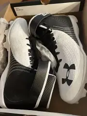 NIB Mens Under Armour Harper 4 Mid Baseball Cleats SZ 12 White Black 3022061 100