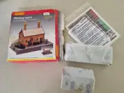 Hornby Waiting Room OO Gauge Model Railway R8001