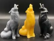 Wolf Howling Beeswax Candle / Cabin Decor / Wilderness Decor / Wolf Lover Gifts