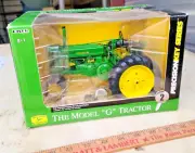 ERTL - Precision Key #2 - John Deere Model G Tractor - 1:16 Scale