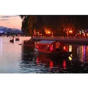 Save 10.00%! Beijing Hutong Night Tour with Yunnan Style Dinner and Chartered Boat Ride at Houhai Lake