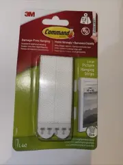 Command Large Picture Hanging Strips 4 x 2 Strips 60 x 90cm Hold Max Up To 7.2KG