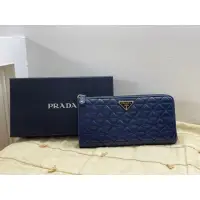 在飛比找蝦皮購物優惠-Prada 小牛皮 真品長夾