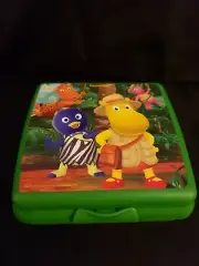 New Tupperware Sandwich Keeper The Backyardigans