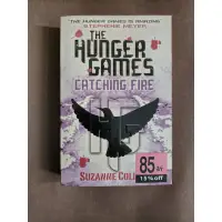 在飛比找蝦皮購物優惠-the hunger games - catching fi