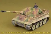 Forces of Valor 1:32 Sd.Kfz.181 Tiger German Army sPzAbt 505 #100 w/1 Figure