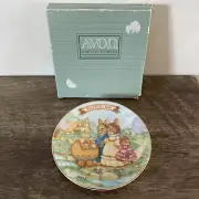 Avon Fine Collectibles "Springtime Stroll" 1991 Easter 5” Plate 22K Gold Trim