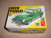 AMT 1939 Ford Tudor Sedan 1/25 , Model Kit # 38484 NIB