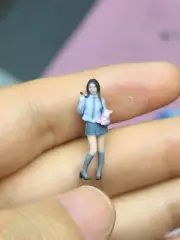 Diorama Scene Props Resin 1/64 Cute Girl Loli Figure Painted Doll F Car Toys