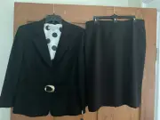 NWT Tahari Black 2 Piece Suit Blazer Pleated Skirt 12