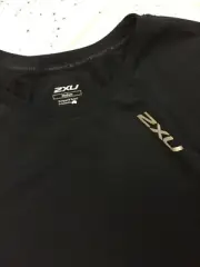2XU Women's Long sleeve Heat Run Top black Medium NEW