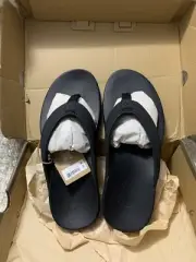 NIB Men's OluKai Maha Sandal Black/black *10518-2828 Size 9