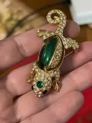 KJL Kenneth Jay Lane Lizard Jelly Belly Brooch w/ Rotating Center Book Piece