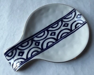 LARGE NEW POLISH BLUE & WHITE CERAMIC SPOON REST 5-5/8" Diam,