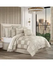 J. Queen New York Brando Comforter Set