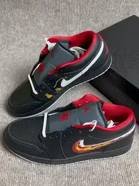 在飛比找Yahoo!奇摩拍賣優惠-Air Jordan 1 Low AJ1黑紅 火焰勾 復古低