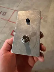 Unity Gain Buffer in Pedal Enclosure