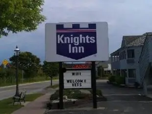 麥基諾城騎士旅館