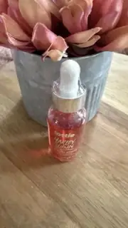 Lottie London x Harley Quinn Crimson Craze Primer Hydrating crimson serum-primer