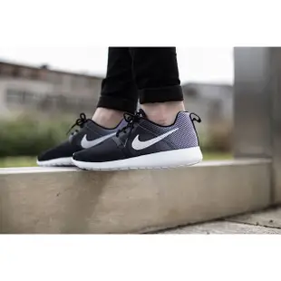 Quality Sneakers - Nike RosheRun Flight Weight 黑白 漸層 陰陽 女段