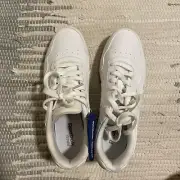 Size 7.5 - Reebok Classic Harman Run Low White Gum W