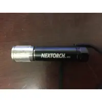 在飛比找蝦皮購物優惠-二手 NEXTORCH K1 手電筒 40流明 銀黑色 附掛