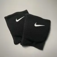 在飛比找蝦皮購物優惠-NIKE 加厚 護膝 NVP06001 排球護膝 加強 護墊