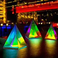 在飛比找蝦皮商城精選優惠-金字塔裝飾檯燈創意亞克力三角臥室床頭檯燈夜燈