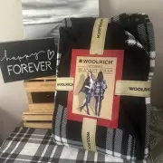 WOOLRICH Reversible Black And White Plaid Blanket Wrap Shawl OSFM New With Tags