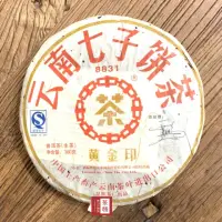 在飛比找momo購物網優惠-【茶韻】普洱茶2007年中茶黃金印8831 生茶餅830g一