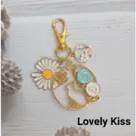 ♤LOVELY KISS♤BIG BANG AIRPODS 字母吊飾/包包吊飾/鑰匙圈/畢業禮 現貨