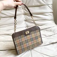 在飛比找Yahoo!奇摩拍賣優惠--Burberry 中古戰馬金標手拿包